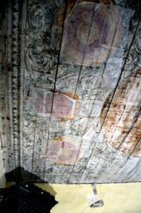 DOMANICE – polichromia na pułapie stropu na piętrze, fot. P. Błoniewski 2021