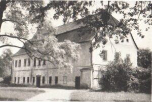 ŁABĘDY, stary zamek przed zburzeniem (wg Kloss i inni)