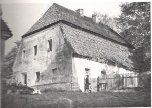Fotografia starego zamku opublikowana przez H.J. Helmigka w 1937 roku już po jego zburzeniu (za: HELMIGK 1937)