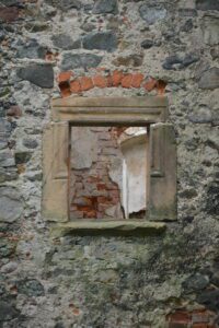 SŁUPICE, fascjowe obramienie okienne, fot. P. Bloniewski 2016