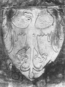 CIESZYN, tarcza z rzeźbionym w piaskowcu orłem książęcym z gotyckiej wieży zamkowej (KZS)