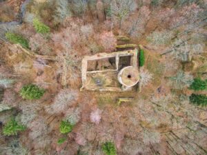 CISY, ruina zamku z lotu ptaka., fot. Marek Bogdała, 2023