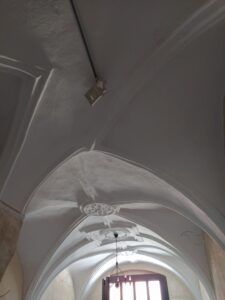 GŁUBCZYCE, renesansowe sklepienie sieni w budynku przy ul. przy ul. Jana Pawła II nr 5 w dawnym domu rektora, 2023 (fot. P. Siemko)