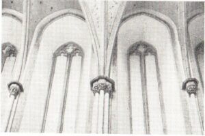 RACIBÓRZ, Północna ściana kaplicy z wnękami zamurowanych okien, ok. 1965 (KZS)