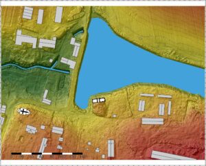 ZIEMIĘCICE, mapa opracowana na podstawie lotniczego skanowania laserowego ukazująca sytuację topograficzną dworu na tle okolicy; dom pański zinterpretowany jako budynek trójdzielny (P. BŁONIEWSKI)
