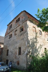 GOGOŁÓW, tylne skrzydło dworu renesansowego, 2013 (fot P. Błoniewski)