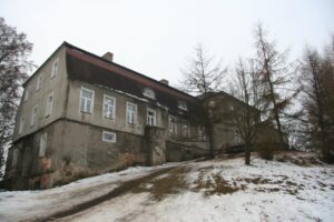 Bytnica (pow. Krosno Odrzańskie), pałac (d. dwór), widok ogólny od północnego-wschodu, fot. A. Legendziewicz