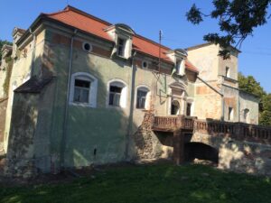 Miłaków (pow. Nowa Sól),, dwór, widok ogólny od południowego-wschodu (fot. A. Legen-dziewicz)