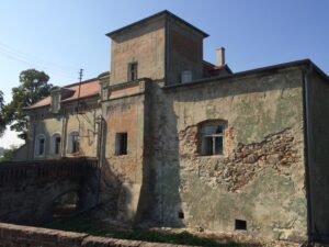 Miłaków (pow. Nowa Sól),, dwór, widok ogólny od południa (fot. A. Legendziewicz)