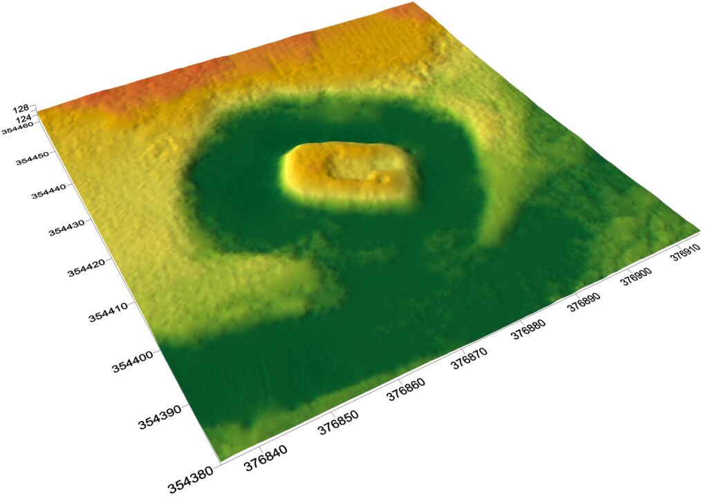 CZERNICA, cieniowany model reliefu stanowiska (oprac. M. Legut-Pintal, P. Rajski, Katalog Zamków i Dworów Obronnych Śląska [https://zamki.pwr.edu.pl/]. Licencja: CC BY-SA 4.0 [https://creativecommons.org/licenses/by-nc/4.0/])