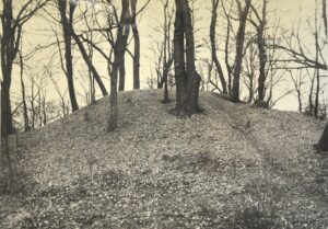 JAKUBÓW, widok na główny człon założenia od strony S według fotografii z 1976 r. (archiwum WUOZ Wrocław)