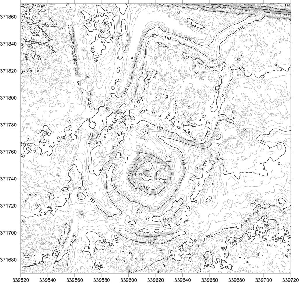 KADŁUB, plan warstwicowy otoczenia stanowiska