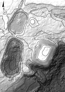 POGALEWO MAŁE, plan warstwicowy założenia (za Nowakowski 2017, s. 394, ryc. 290)