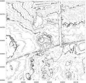 KŁOPOTÓW, plan warstwicowy otoczenia stanowiska (oprac. M. Legut-Pintal, P. Rajski, Katalog Zamków i Dworów Obronnych Śląska [https://zamki.pwr.edu.pl/]. Licencja: CC BY-SA 4.0 [https://creativecommons.org/licenses/by-nc/4.0/])