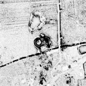 KŁOPOTÓW , sky view factor (stopień widoczności nieba) otoczenia stanowiska na podstawie numerycznego modelu terenu (oprac. M. Legut-Pintal, P. Rajski, Katalog Zamków i Dworów Obronnych Śląska [https://zamki.pwr.edu.pl/]. Licencja: CC BY-SA 4.0 [https://creativecommons.org/licenses/by-nc/4.0/])