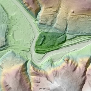 BARDO, lokalizacja podgrodzia grodu kasztelańskiego (XI-XII w.) w zakolu rzeki; zasięg grodu z okresu przedpiastowskiego (IX/X w.) zaznacono kolorem zielonym, oprac. A Boguszewicz