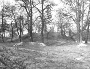 KRĘSKO, widok głównego członu dworu od strony zachodniej (archiwum WUOZ Wrocław)