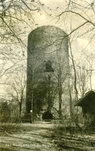 PRZEWÓZ, widok wieży zamkowej wg pocztówki z okresu międzywojennego