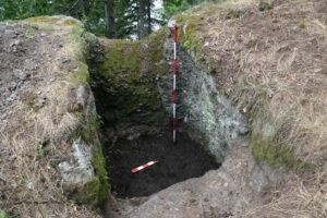 BUKÓWKA, wnętrze piwnicy, badania 2006.