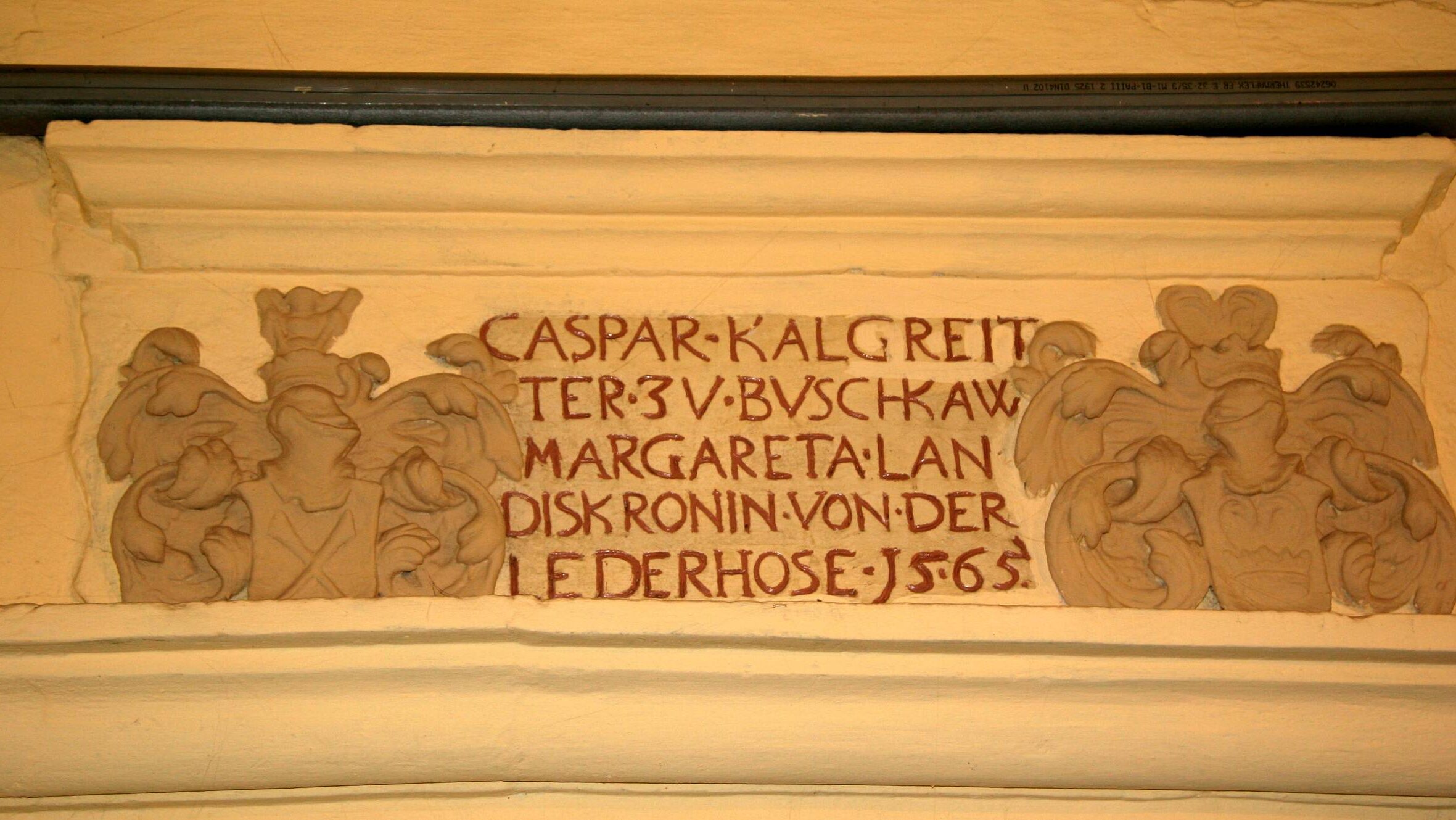 PASTUCHÓW, tablica fundacyjna Kalkreortów z inskrypcją, 2009 (fot. A. Kwaśniewski)