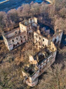 PIELASZKOWICE, widok z lotu ptaka od płd.-wsch., 2005 (fot. M. Bogdała)