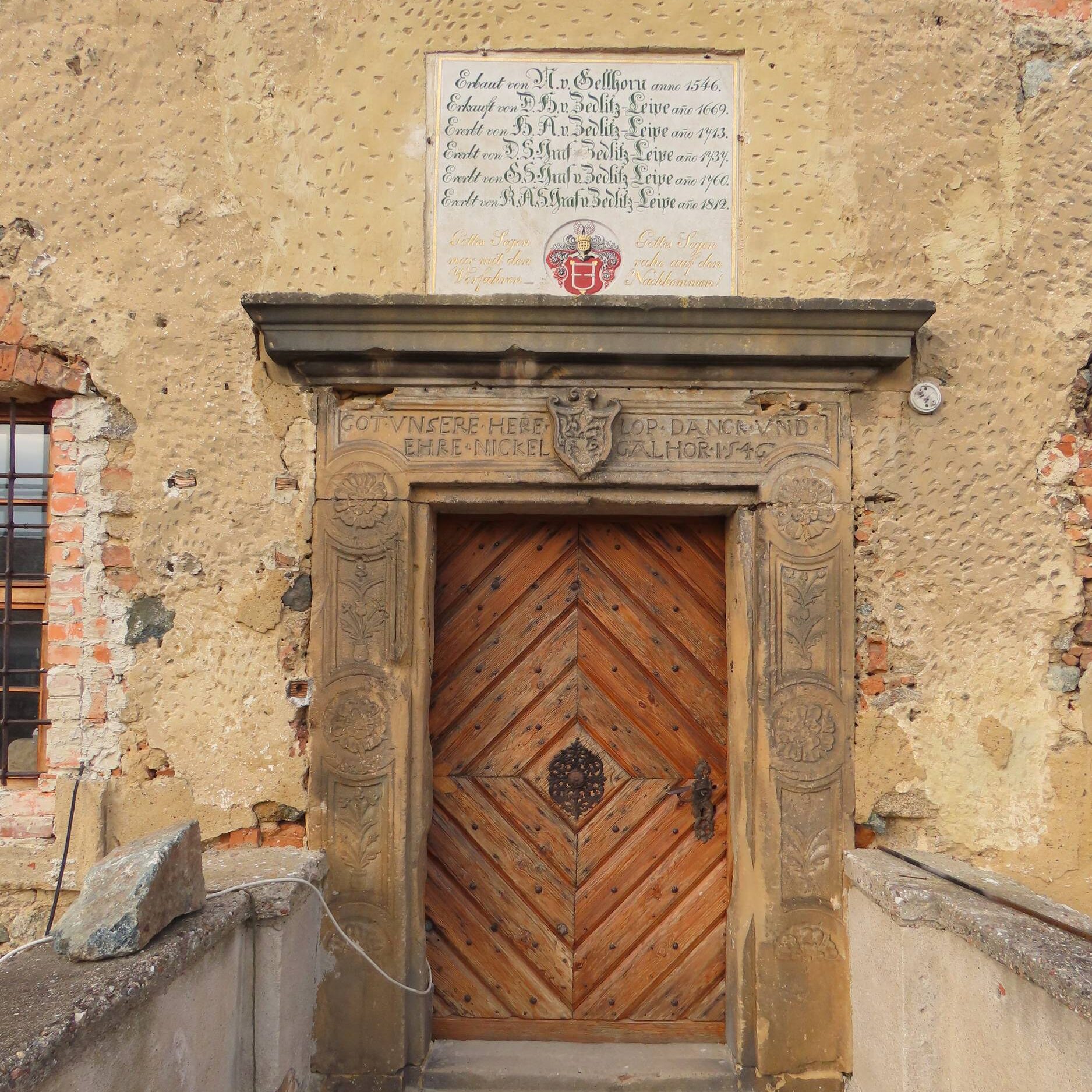 BĘDKOWICE, portal główny w elewacji płd., 2025 r.