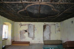 BĘDKOWICE, izba płd.-zach. na piętrze, z