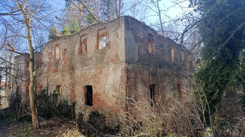 GRODZISZCZE, wschodnia elewacja dworu (fot. M. Legut-Pintal)