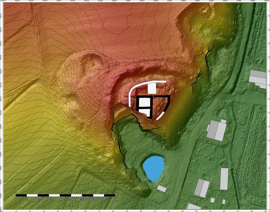 WIERZBNA, zamek na Skałce wg numerycznego modelu terenu (opr. P. Błoniewski, Katalog Zamków i Dworów Obronnych Śląska [https://zamki.pwr.edu.pl/]. Licencja: CC BY-NC 4.0 [https://creativecommons.org/licenses/by-nc/4.0/])
