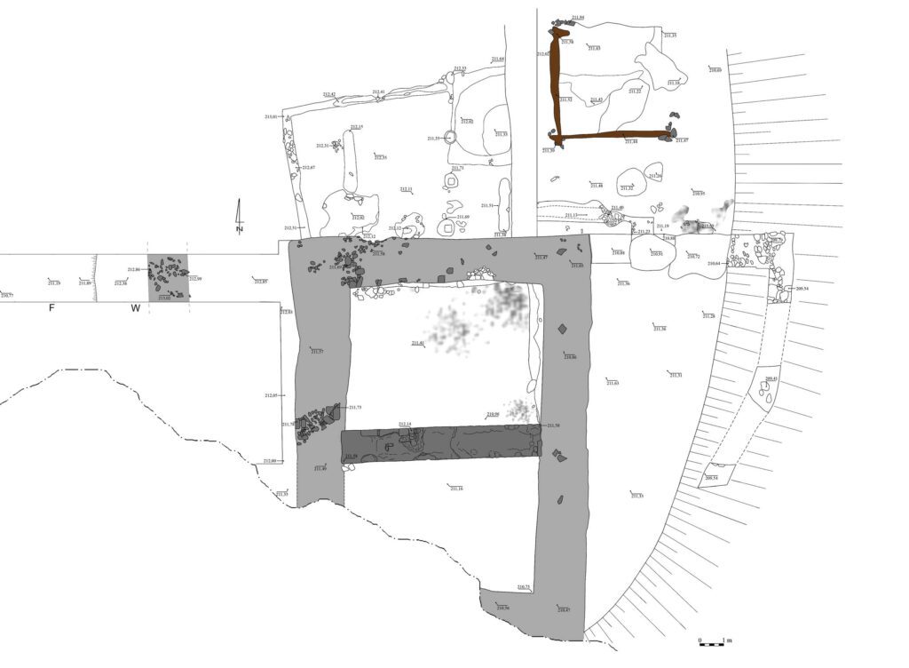 Skałka, relikty II fazy zamku z 2 poł. XIII w.