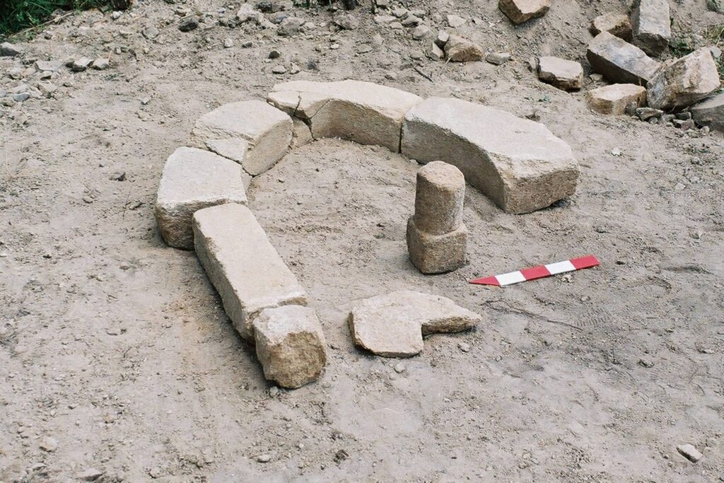 WIERZBNA-Skałka, detale architektoniczne, 2005 (fot. A. Boguszewicz)