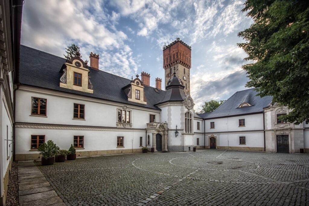 KRZYŻOWICE, współczesny stan pałacu, 2017 (