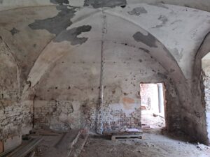 BOREK STRZELIŃSKI, pomieszczenie północne kryte sklepieniem krzyżowym, 2025 r. (fot. D. Nowakowski)