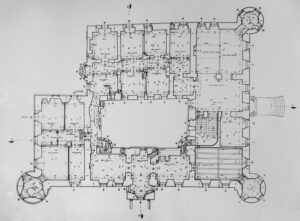 CHOBIENIA, plan dworu na poziomie piętra
