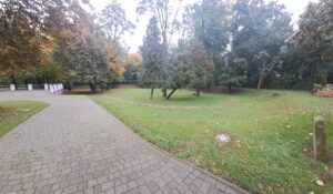 KĄTY WROCŁAWSKIE, widok na wschodnią część plateau i wału od strony południowej (fot. D. Nowakowski)