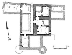 SIEDLISKO, plan najstarszej części zamku na poziomie piwnic (za: Kąsinowska 2003, s. 185)