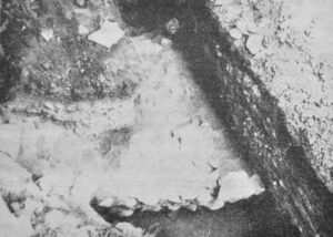 ŚRODA ŚLĄSKA, relikty cylindrycznej wieży odkrytej podczas badań w 1961 r. (za: Kozaczewski 1965, s. 45)