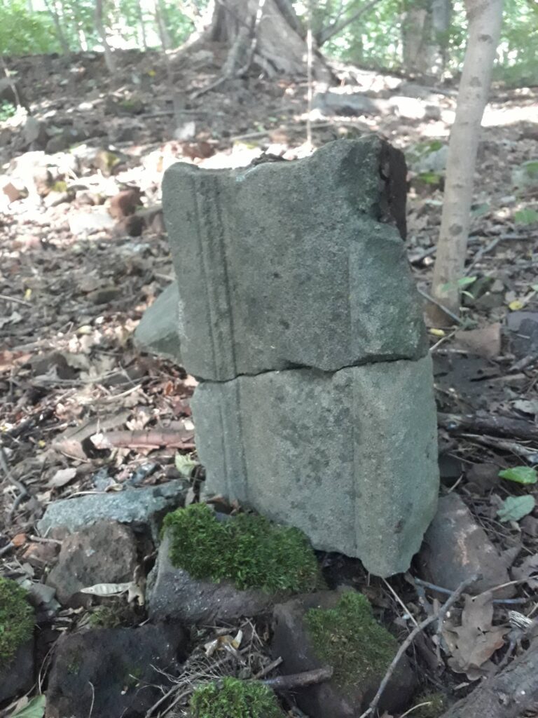 WROCŁAW-STABŁOWICE, piaskowcowy detal architektoniczny (fot. D. Nowakowski)