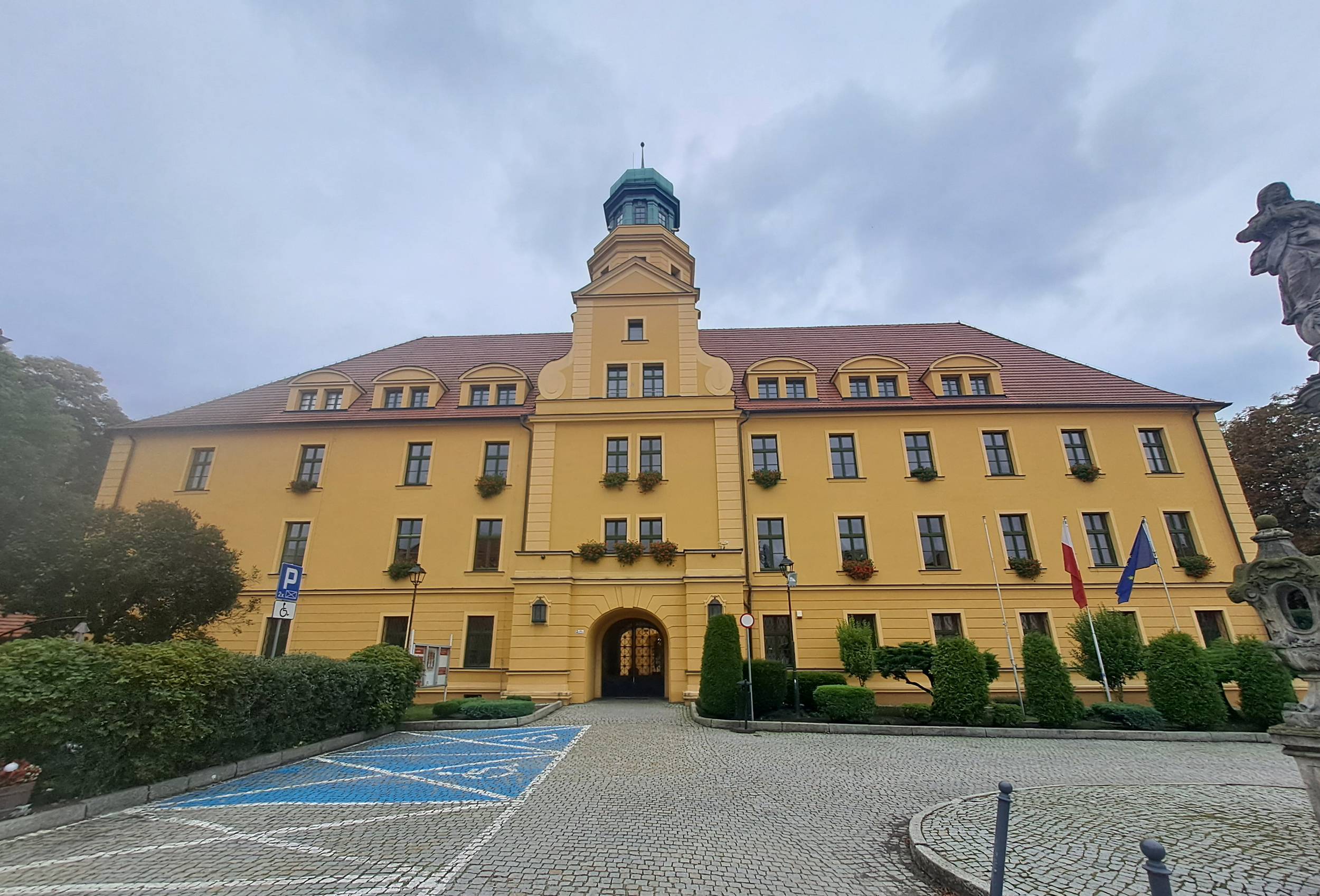 WOŁÓW, widok północnej elewacji zamku, 2025 r. (fot. D. Nowakowski)