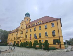 WOŁÓW, widok północnego skrzydła zamku od strony północno-zachodniej, 2025 r. (fot. D. Nowakowski)