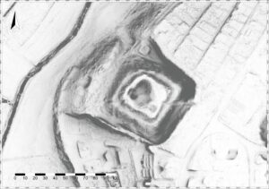 BIAŁA st. 1, model cieniowanego reliefu stanowiska (opracowanie: M. Legut-Pintal, Katalog Zamków i Dworów Obronnych Śląska [https://zamki.pwr.edu.pl/]. Licencja: CC BY-NC 4.0 [https://creativecommons.org/licenses/by-nc/4.0/])