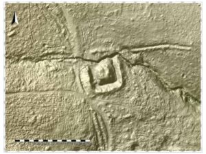 PRUDNIK, st. 11 (Dębowiec), model cieniowanego reliefu stanowiska (oprac. M. Legut-Pintal, Katalog Zamków i Dworów Obronnych Śląska [https://zamki.pwr.edu.pl/]. Licencja: CC BY-NC 4.0 [https://creativecommons.org/licenses/by-nc/4.0/])