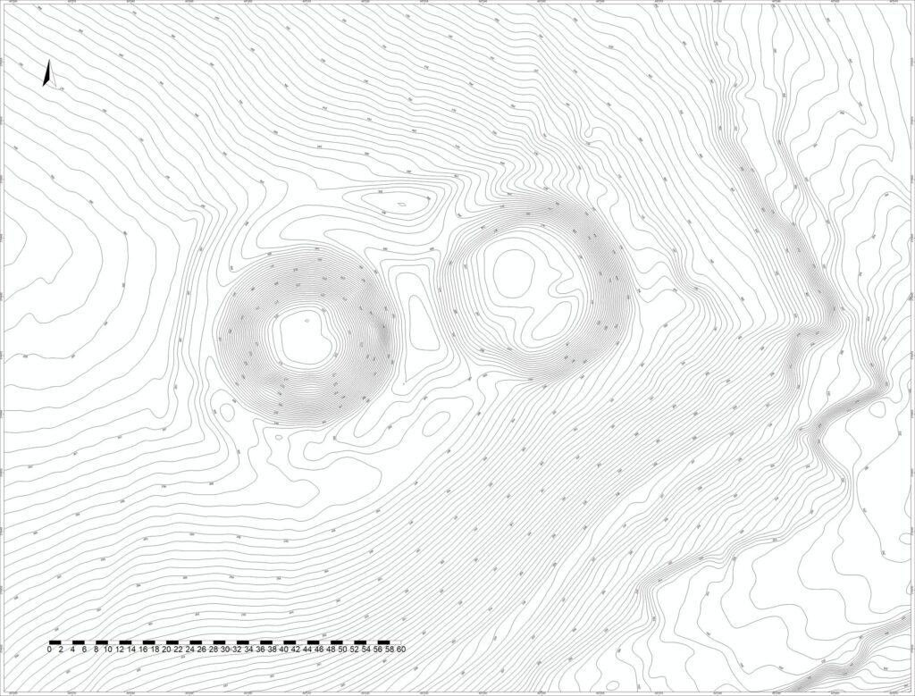 4. LASKOWICE, st. 1, plan warstwicowy stanowiska (oprac. M. Legut-Pintal, Katalog Zamków i Dworów Obronnych Śląska [https://zamki.pwr.edu.pl/]. Licencja: CC BY-NC 4.0 [https://creativecommons.org/licenses/by-nc/4.0/])