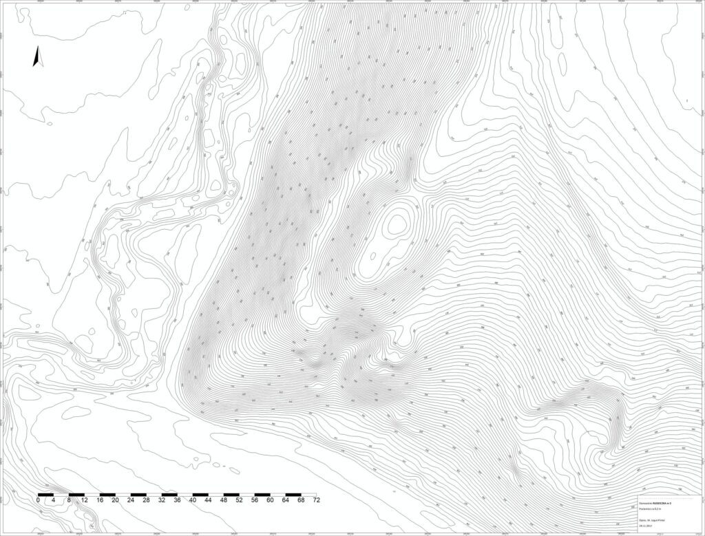 RUDZICZKA, st. 2, plan warstwicowy otoczenia stanowiska (oprac. M. Legut-Pintal, Katalog Zamków i Dworów Obronnych Śląska [https://zamki.pwr.edu.pl/]. Licencja: CC BY-NC 4.0 [https://creativecommons.org/licenses/by-nc/4.0/])