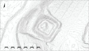 BIAŁA st. 1, plan warstwicowy otoczenia stanowiska (opracowanie: M. Legut-Pintal, Katalog Zamków i Dworów Obronnych Śląska [https://zamki.pwr.edu.pl/]. Licencja: CC BY-NC 4.0 [https://creativecommons.org/licenses/by-nc/4.0/])