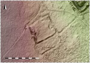 GNOJNA, st. 2, model cieniowanego reliefu (shaded relief model) otoczenia stanowiska (oprac. M. Legut-Pintal, Katalog Zamków i Dworów Obronnych Śląska [https://zamki.pwr.edu.pl/]. Licencja: CC BY-NC 4.0 [https://creativecommons.org/licenses/by-nc/4.0/])