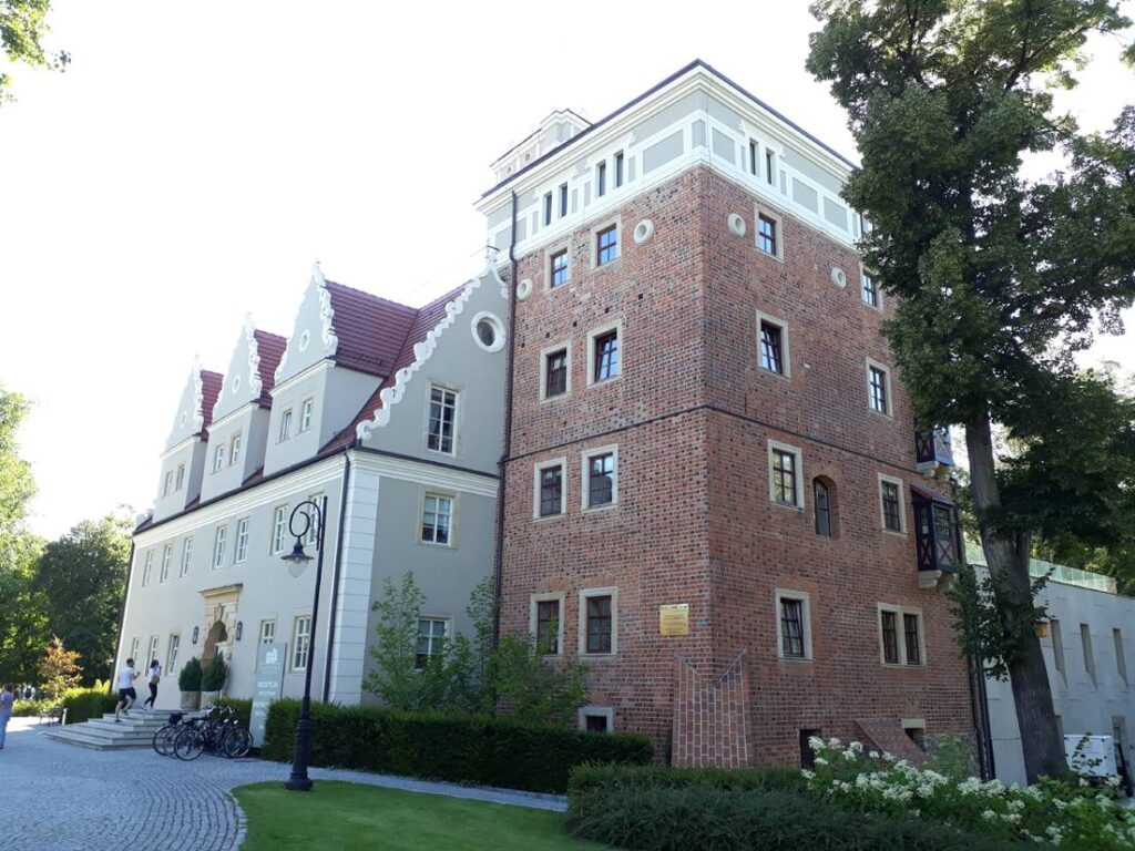 ŚLĘZA-LASOWO, widok dworu od strony wschodniej, 2020 r. (fot. D. Nowakowski)