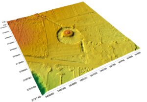 WAŁY, cieniowany model reliefu otoczenia stanowiska (oprac. M. Legut-Pintal, P. Rajski, Katalog Zamków i Dworów Obronnych Śląska [https://zamki.pwr.edu.pl/]. Licencja: CC BY-SA 4.0 [https://creativecommons.org/licenses/by-nc/4.0/]).
