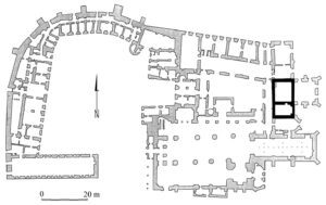 ŻAGAŃ, plan zespołu klasztornego z zaznaczonymi reliktami „książęcego domu” (za: A. Kąsinowski 1999, s. 281)