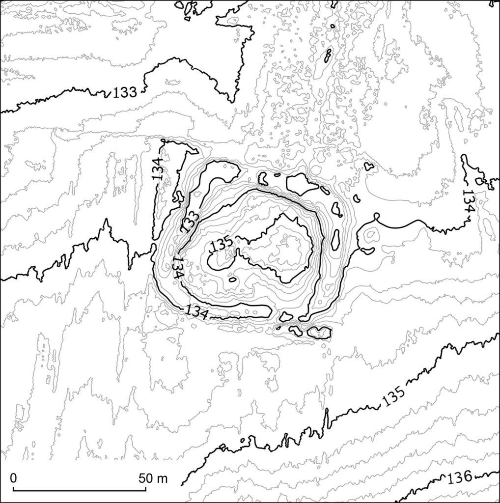 ŻERKÓWEK, plan warstwicowy kopca i jego najbliższego otoczenia (opr. K. Chrzan)